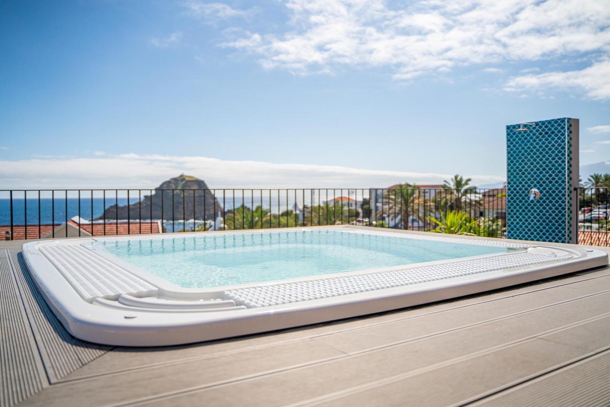 Studios By Aqua Natura Hotels Porto Moniz Exterior photo