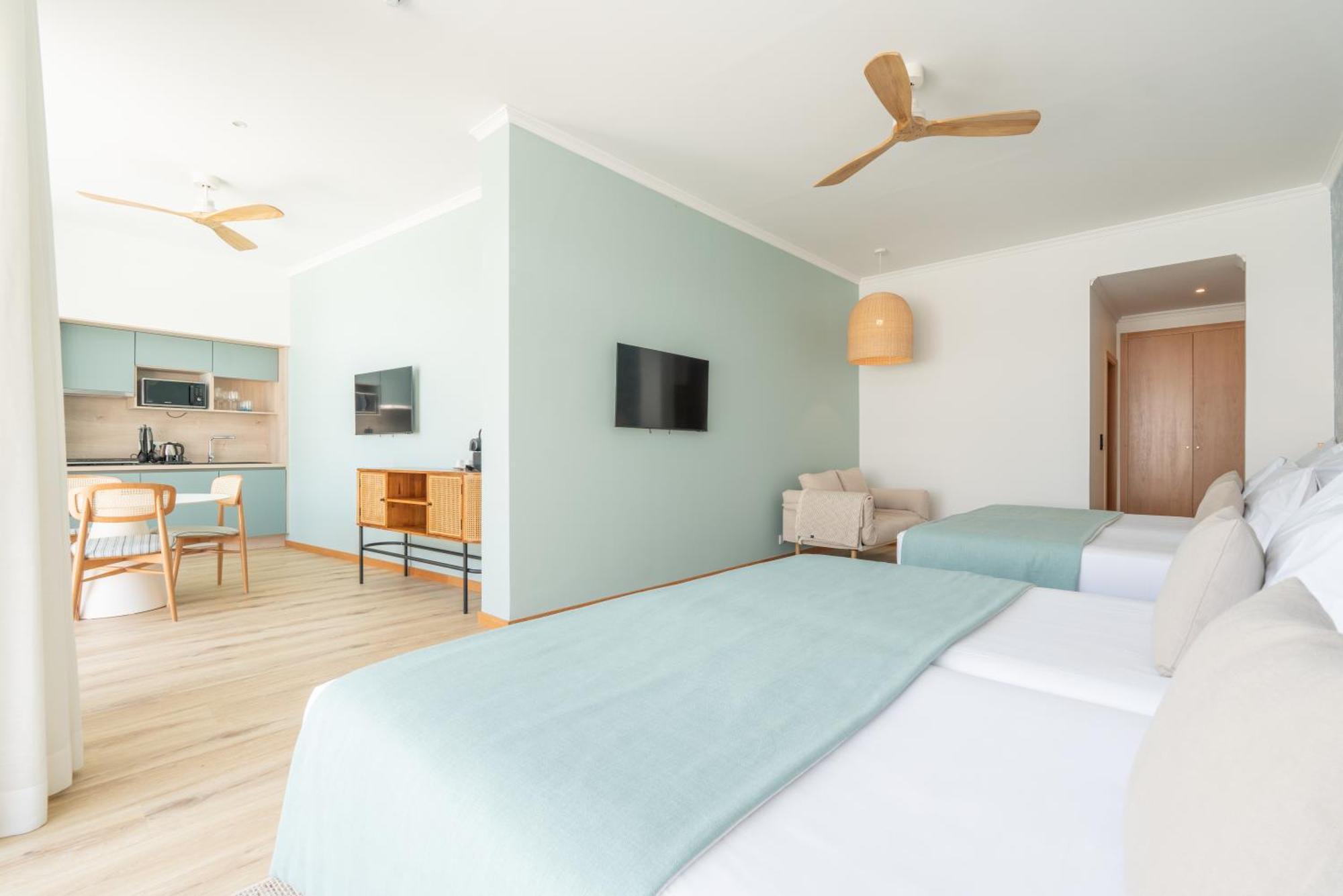 Studios By Aqua Natura Hotels Porto Moniz Exterior photo